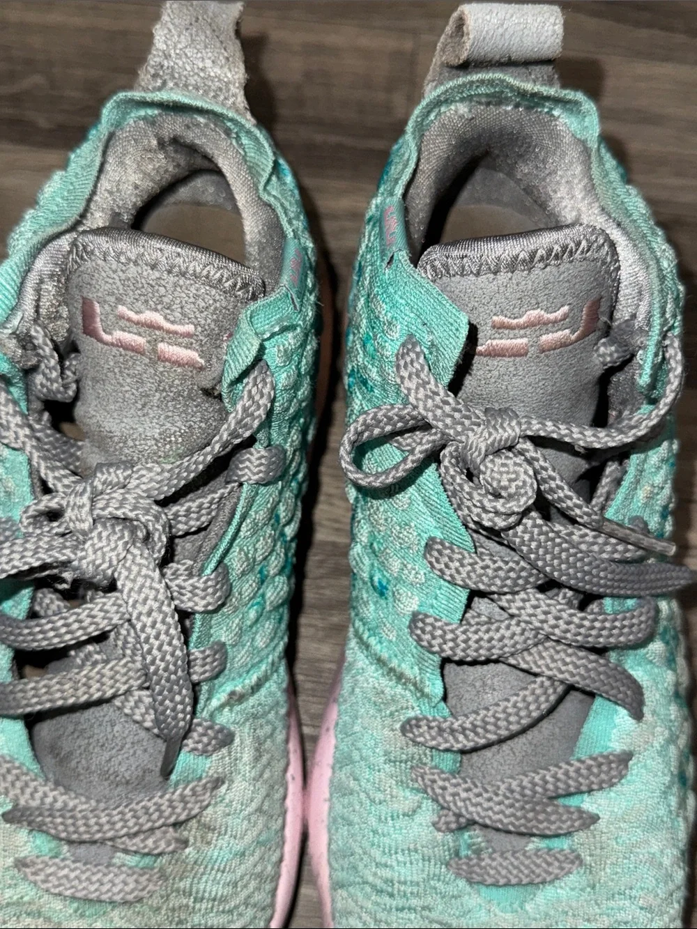Nike LeBron 17 GS South Beach basketball shoes youth sz 5.5Y, as is